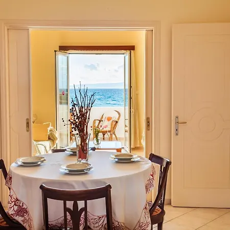 On The - Akroyali Family Apartamento