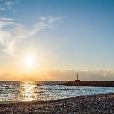 On The - Akroyali Family * Ακρογιάλι