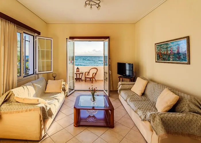 On The - Akroyali Family Apartman