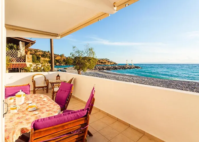 On The - Akroyali Family Apartamento