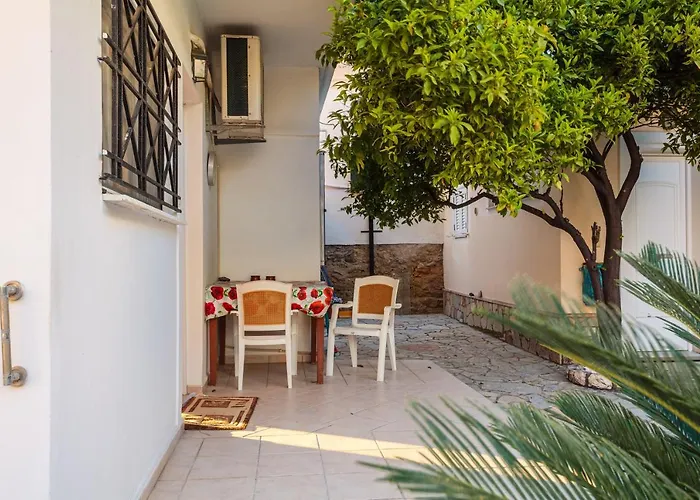 On The - Akroyali Family Apartman *