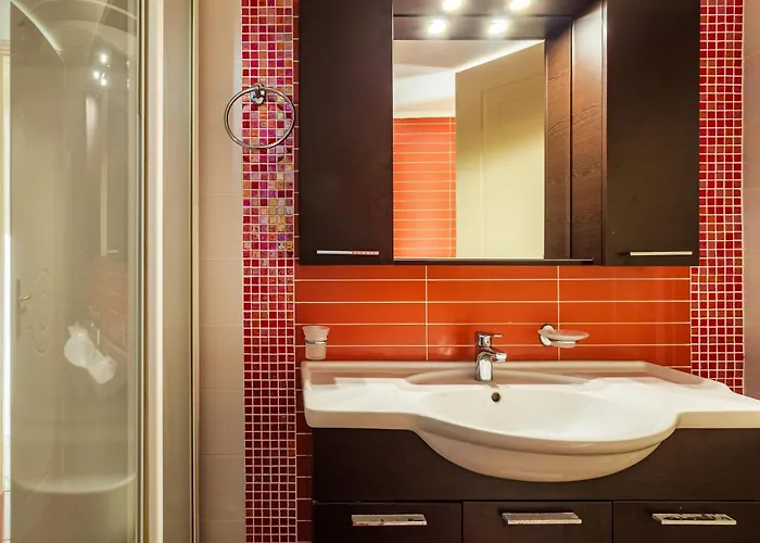 On The - Akroyali Family *